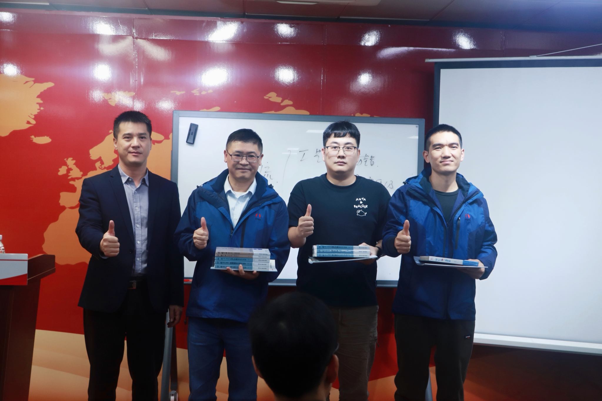 优秀小组颁奖 .jpg 优秀小组颁奖 .jpg